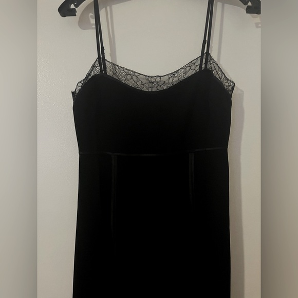 Nora Dress in a size 4 - Picture 5 of 7